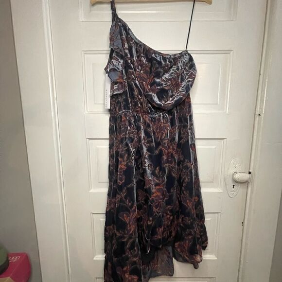 NWTs Adelyn Rae Angie Midi Floral One Shoulder Dress Size Medium - Picture 4 of 14